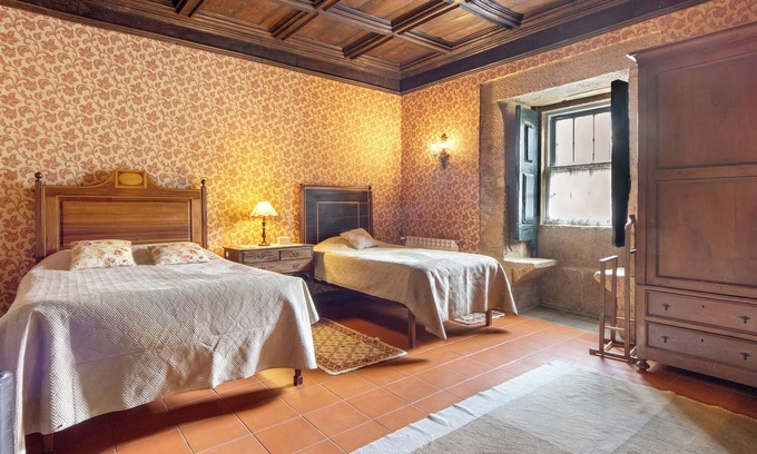 Moimenta da Beira Apartment | Room 'Deluxe Double' with Shared Garden, Balcony and Wi-Fi