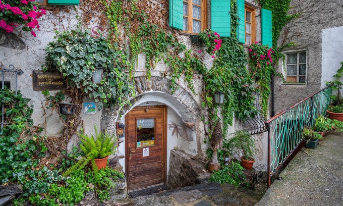 San Giacomo Apartment | Room 'Eia' with Mountain View and Shared Garden