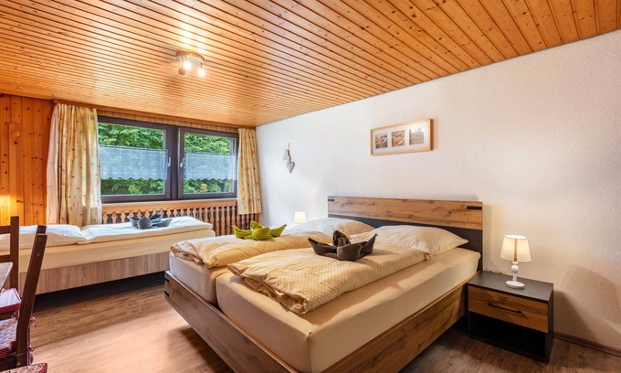 Bernau Apartment | Room 'Familienzimmer 12' with Mountain View, Shared Terrace and Wi-Fi