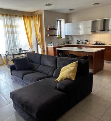 Ghaxaq House | Room in a Shared Apartment with Private Bathroom close to the airport