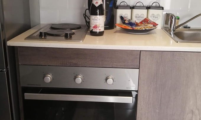 Kempton Park House | Room in B&B - Immaculate and Beautiful Chalet - Fully Equipped