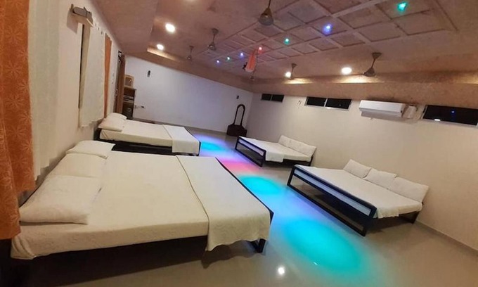 Anaimalai House | Room in Lodge - Royal Cottage, Anaimalai Room 6