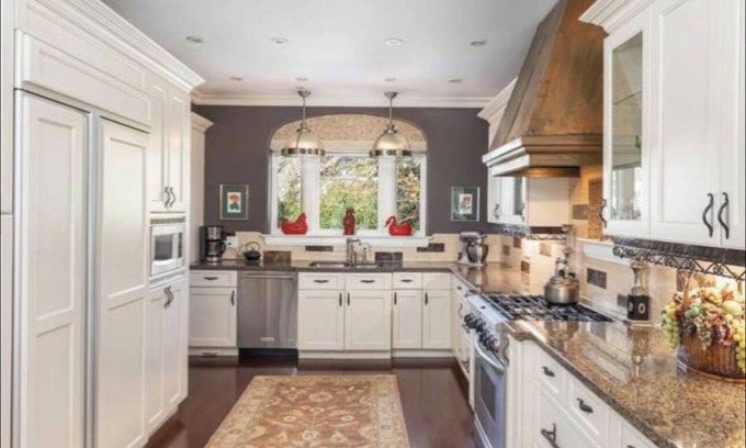 Forest Hill South Apartment | Room in the safest neighbourhood in Toronto