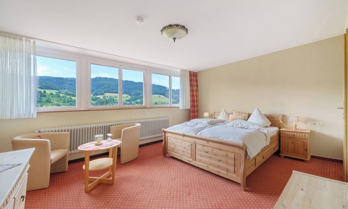 Glottertal Apartment | Room 'Komfortzimmer 1' with Mountain View, Shared Terrace and Wi-Fi