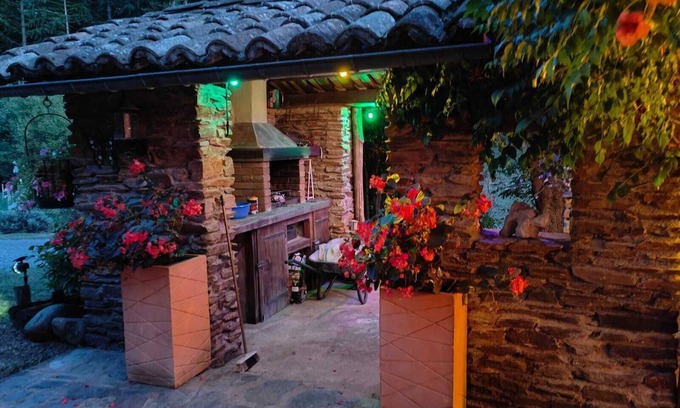 Saumane Apartment | Room 'Le Moint Aigoual' with shared terrace, shared garden and Wi-Fi