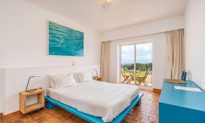 Aljezur Apartment | Room 'Março' with Sea View, Shared Pool and Wi-Fi