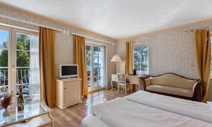 Reichenau Apartment | Room 'Mit Seeblick Und Balkon' with Lake View, Shared Terrace and Wi-Fi