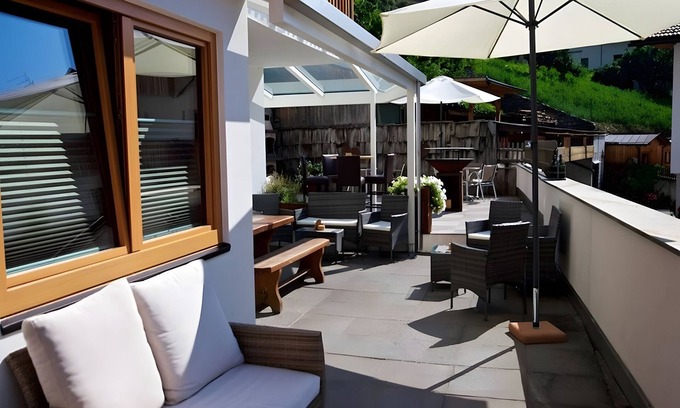 Burgusio Apartment | Room 'Moriggl Zimmer Seilschaft' with Mountain View, Shared Terrace and Wi-Fi