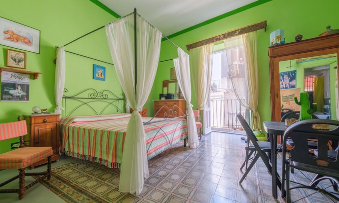 Lipari Historic Centre Apartment | Room 'Verde' with Shared Terrace, Wi-Fi and Air Conditioning