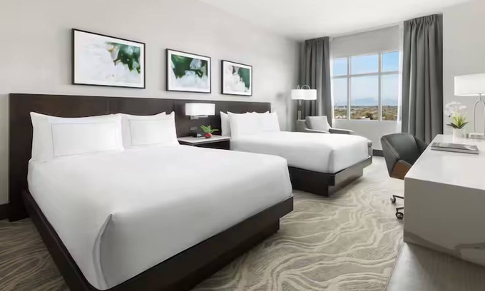 Barrio Viejo Hotel | Room w/Streaming Entertainment & Modern Decor Near Tucson Convention Center