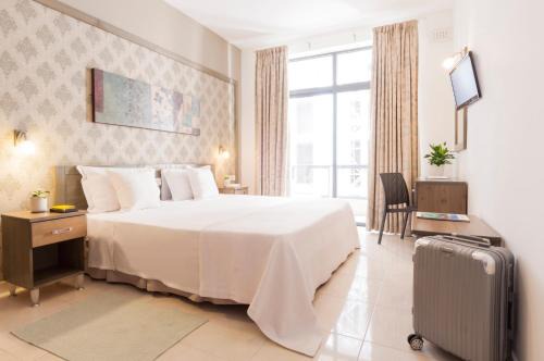 Paceville Hotel | ROOMS by Alexandra Hotel