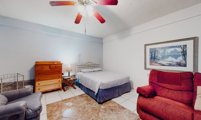 Santa Elena House | Roomy Casita - Shared Pool - Free High-Speed WiFi, AC