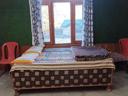 Vashist House | ROOP MOUNTAIN HOMESTAY No Parking