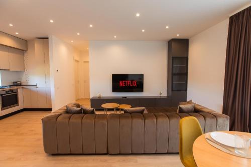 Sector 1 Apartment | Roots Three - Modern Lakeview Apartment