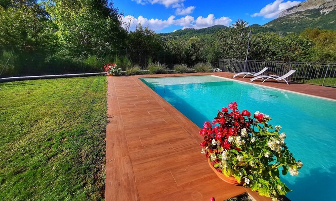 Villa Collemandina Villa | Rosalba, Private solar heated pool, walk restaurants, romantic, mountain views.