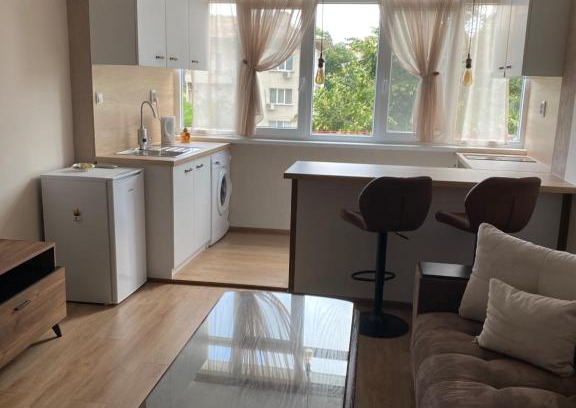 Karlovo Apartment | Rose