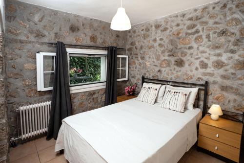 Melissopetra Apartment | Rota's Complex