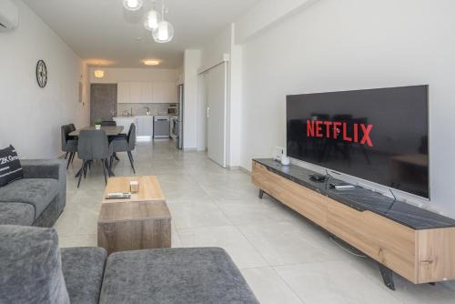 Aradippou Apartment | Rotiana 3Bed Apt with Roof Garden and BBQ