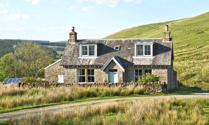 Hawick Cottage | ROUGHLEY COTTAGE, pet friendly, with open fire in Newcastleton