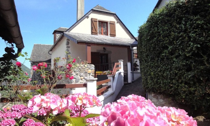 Escot House | ROUMENDARES - ESCOT - Gîte