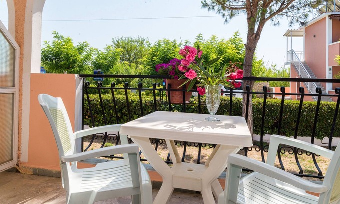 Porto Koukla House | Roussa's Studios and Apartments