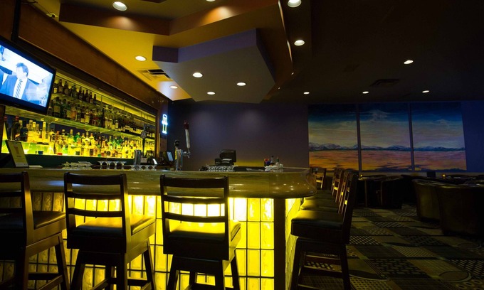 West Edmonton Hotel | Royal Hotel West Edmonton, Trademark Collection by Wyndham
