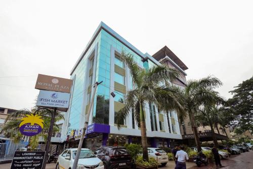 Hampankatta Hotel | Royal Plaza Suites by RAK Rooms, Mangaluru
