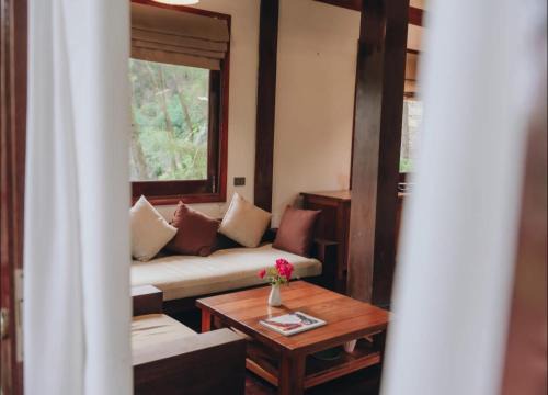 Mang Yang Cabin | Ru doi Camping mien tay