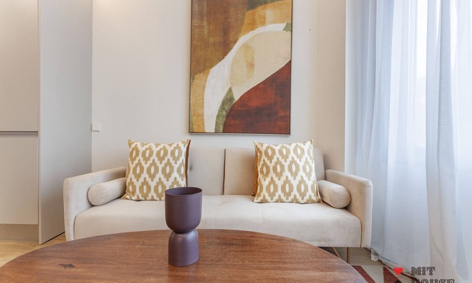 Ciudad Lineal Apartment | Rubik VI apartment in Madrid