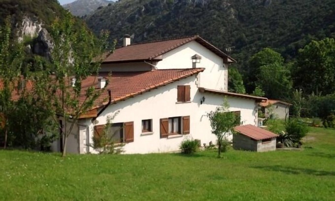 Penamellera Alta Apartment | Rubó. Rural Apt. in the middle of nature.