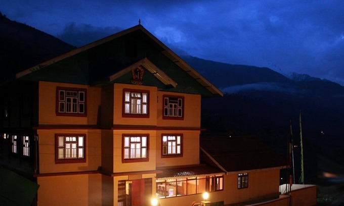 Mangan Hotel | Rufina Norling Zimkhang