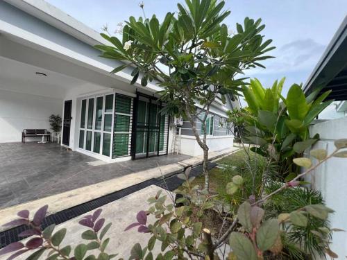 Geching Hilir House | RUMAH CAMAR by IMPIAN HOMESTAY KLIA - SALAK TINGGI - NILAI