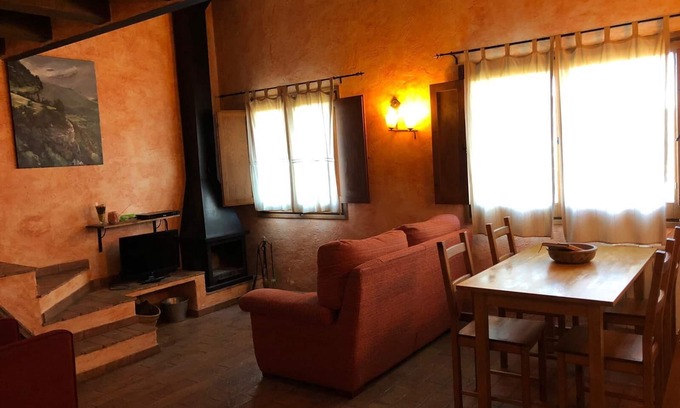 Tavertet Cottage | Rural apartment L'Alzina for 2 people