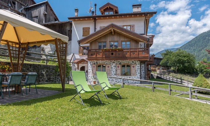 Almazzago Apartment | Rural Apartment "Maso Margherita - Cort" with Garden and Wi-Fi