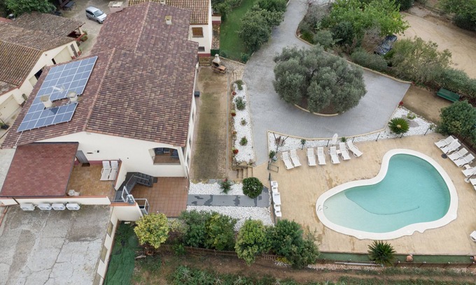L'Ametlla del Valles House | Rural House 'La Caseta' with Mountain Views, Wi-Fi and Air Conditioning