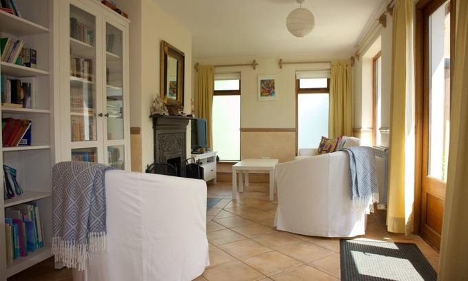 Kenmare House | Rusheens Cottage. Charming comfortable cottage with sauna in peaceful valley.