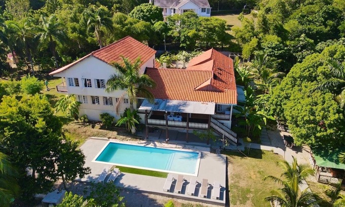 Montego Bay Villa | Russell Villas Garden House, i accommodation, Authentic Island vibe, Gated