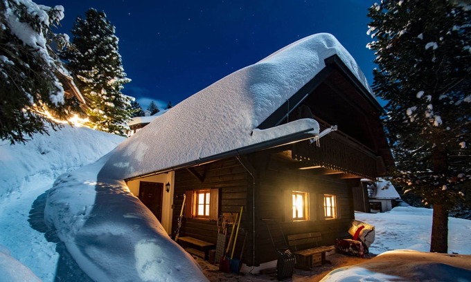 Reichenau Ski Chalet | Rustic Almhaus am Falkert with modern amenities for 6 people