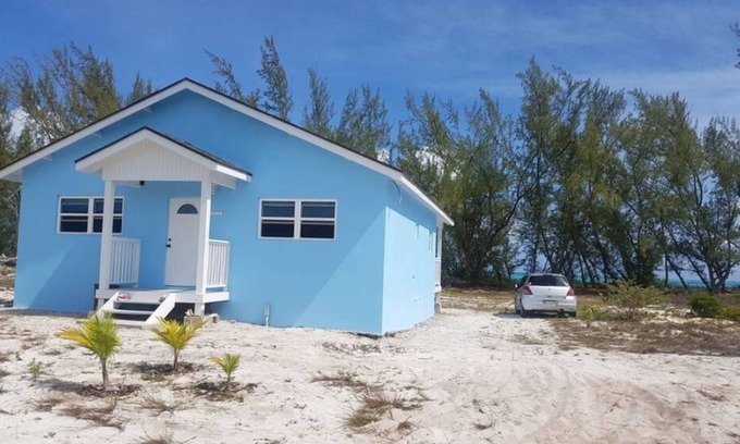 Middle Caicos Cottage | Rustic Beachfront Escape in Bambarra