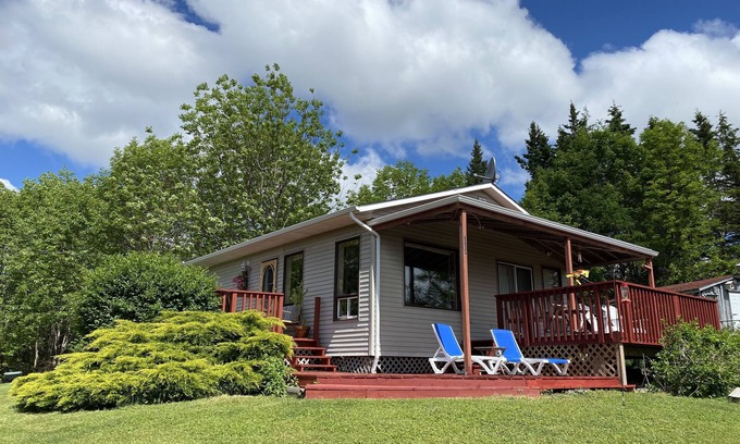 Green Bay Cottage | Rustic Comfy Cottage in the heart of NS Ocean Playground. Walk to Beach.