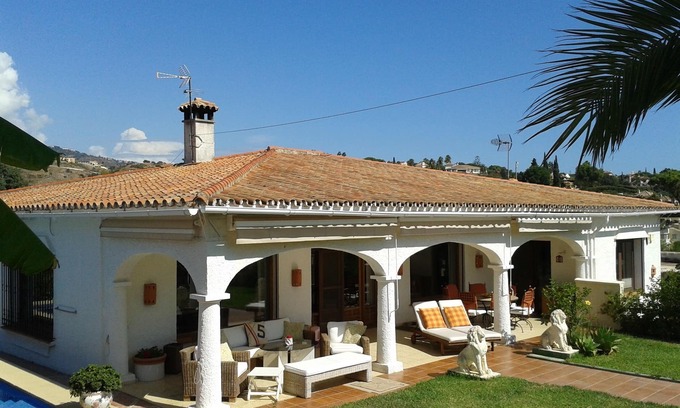 Marbella Villa | Rustic Family Villa on one level with big pool, private garden & sauna (winter)