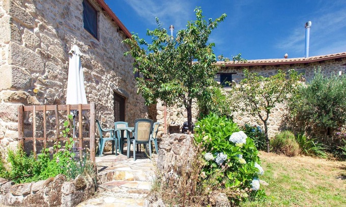 Panton Other | Rustic Getaway near Monforte