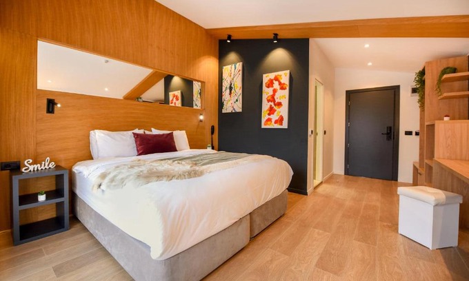 Cioplea Apartment | RUSTIC HEART - Cozy Hotel Room in Predeal