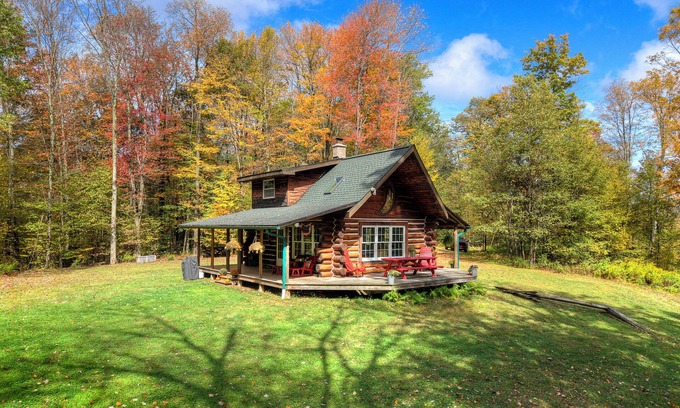 Coudersport Cabin | Rustic Log Cabin close to Cherry Springs - Stargazing, Hiking, Fishing, & more!