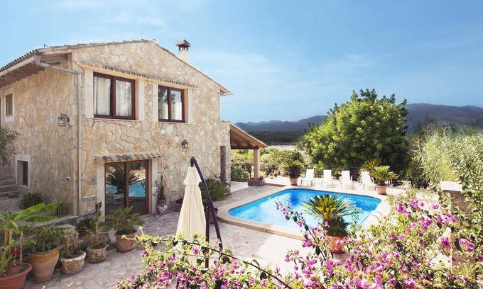 Inca Villa | Rustic stone completely lined stone mountain Situdada