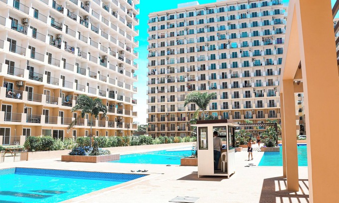 Lapu-Lapu Apartment | Rustic Studio w/Balcony, Large Pool, and 7/11 Store near Mactan Airport
