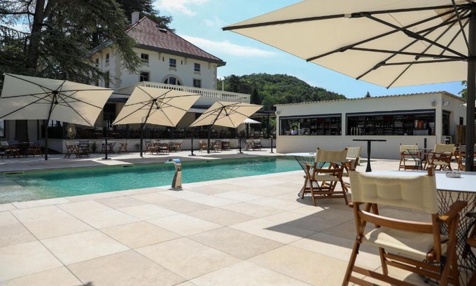 Ruy-Montceau Hotel | Séquoias Golf & Ressort