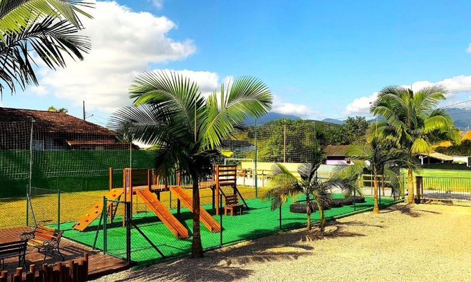 Palhoca House | Sítio do Alto - Lazer, Conforto e Fácil Acesso