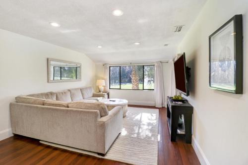 Wesley Chapel Apartment | Saddlebrook Golf Course view Condo with Kitchen