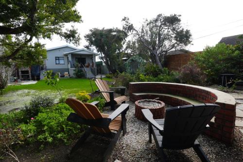 Redhill House | Sage Serenity Retreat